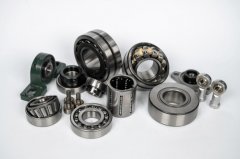 <b>模具开发与制造</b>